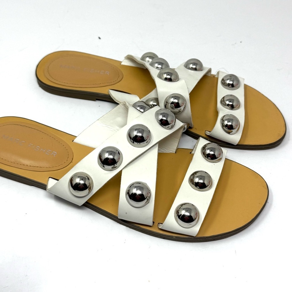 Marc Fisher Bryte 2 White Slide Sandals Silver Studs Women Sz 7.5 - Picture 3 of 6